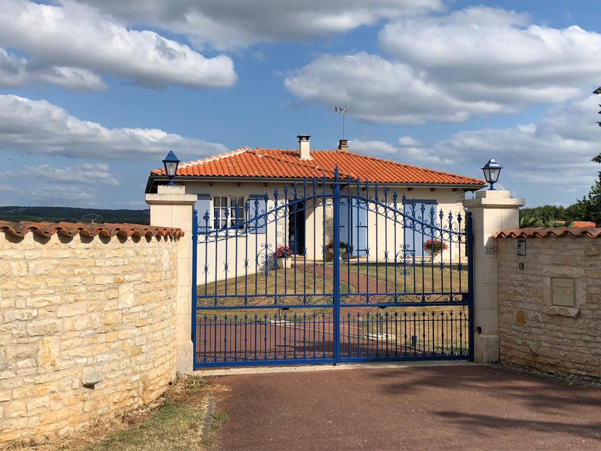 Bed and Breakfast La Ligonne Marillac Экстерьер фото